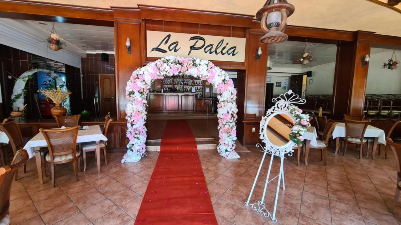 Pensiunea La Palia ヤシ エクステリア 写真